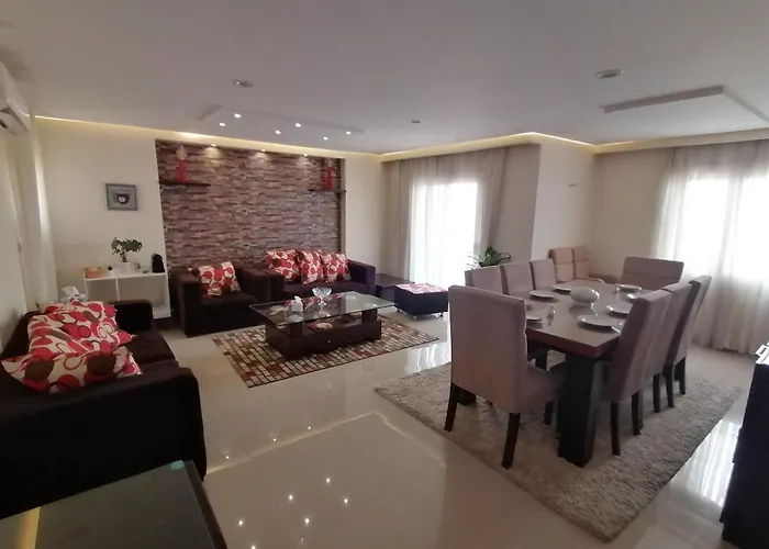 Superb & Comfy 3Bdr Apartment With Outstanding View شقة فندقية فاخرة فيو رائع للمطار