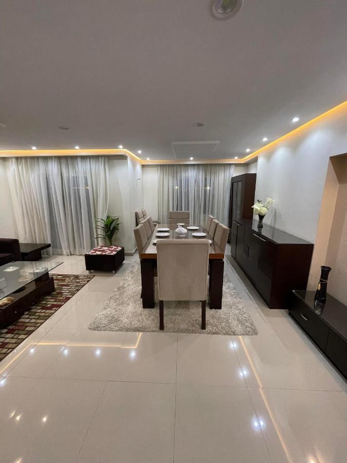 Apartment Superb View Airport