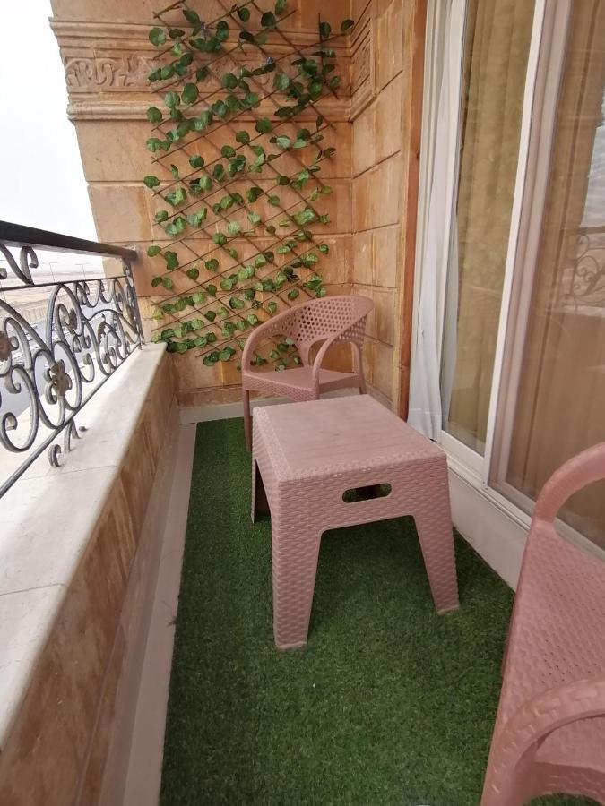 Superb View Airport Apartment *