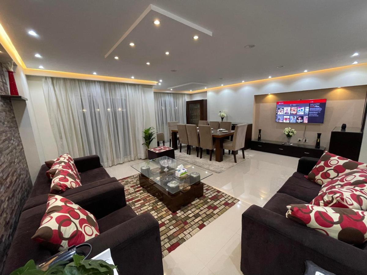 Superb & Comfy 3bdr With Outstanding View فاخرة فيو رائع للمطار *