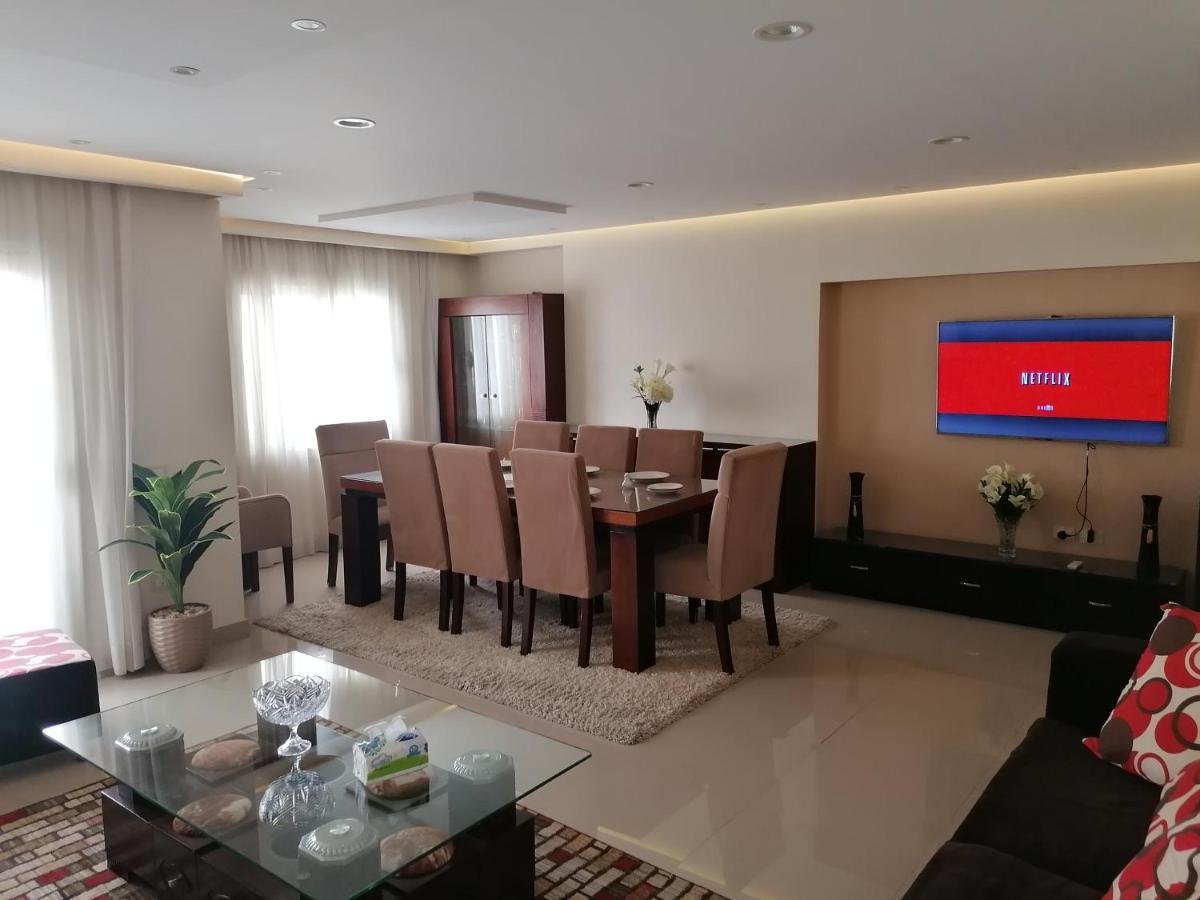 Superb & Comfy 3bdr With Outstanding View فاخرة فيو رائع للمطار Апартаменты Каир