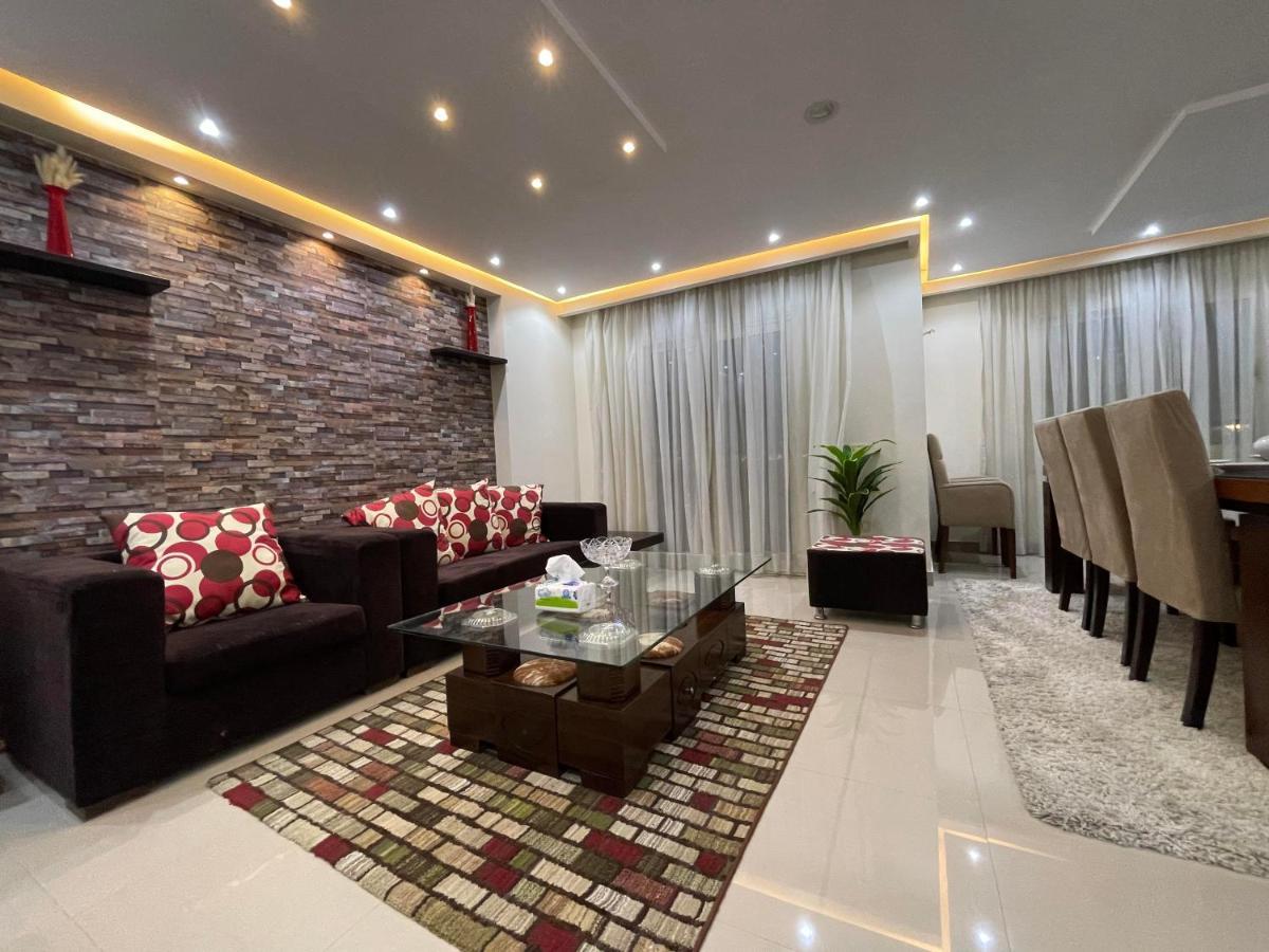 Superb & Comfy 3bdr With Outstanding View فاخرة فيو رائع للمطار Каир